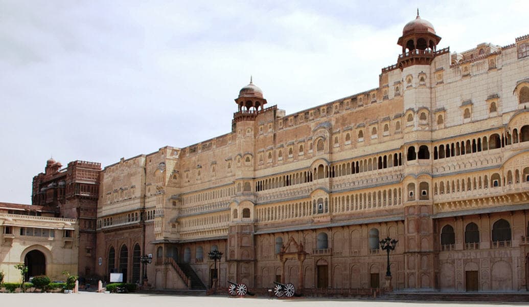 Bikaner: Desert Forts & Camels